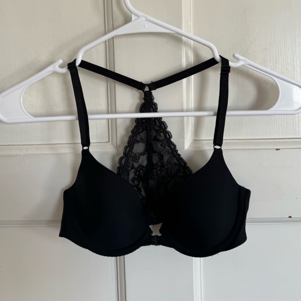 Victoria’s Secret black racerback front close demo bra‎ size 32A
